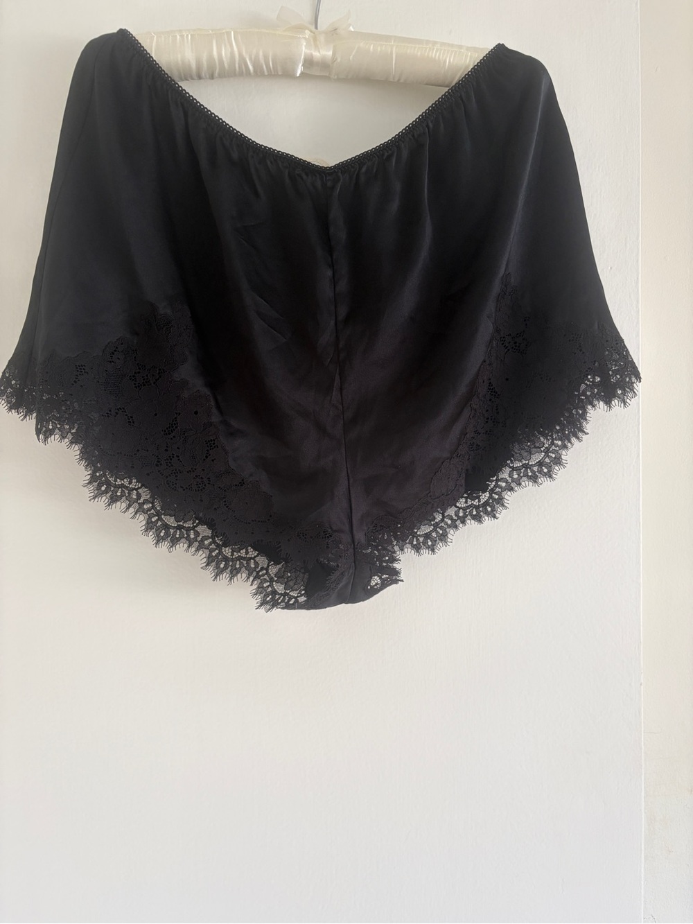 Doen Black Lace-Trim Silk Slip Shorts
